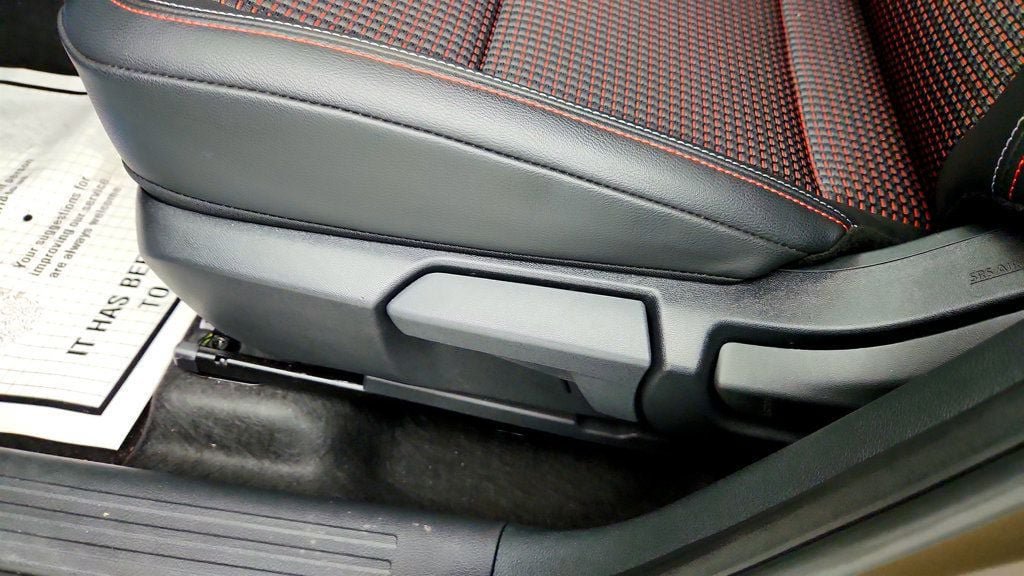Used 2025 Nissan Kicks SR w/ Illumination Package AWD/4WD image 10