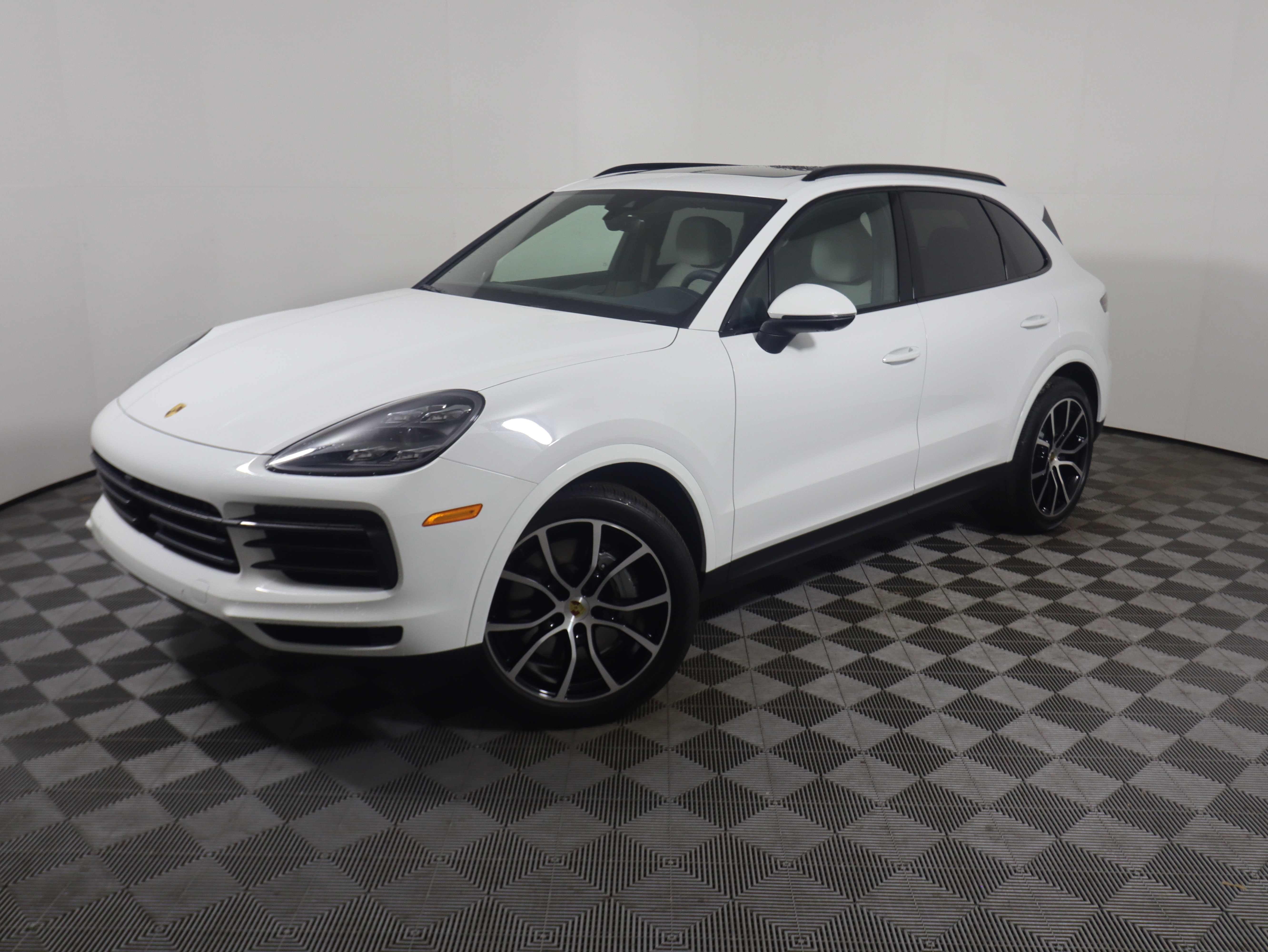 Used 2023 Porsche Cayenne S Platinum