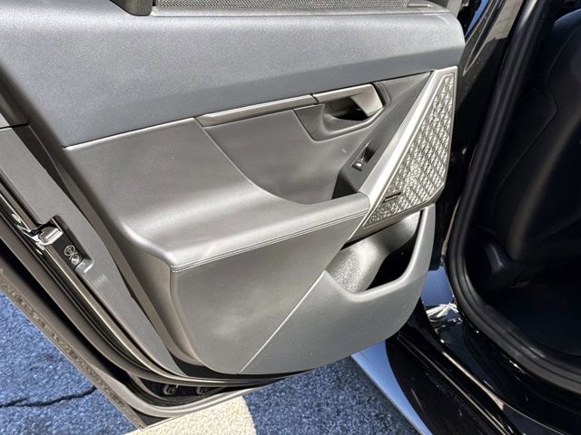 Certified 2025 BMW M5 w/ Executive Package image 11