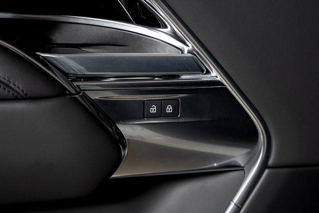 Used 2023 Land Rover Range Rover SE image 53