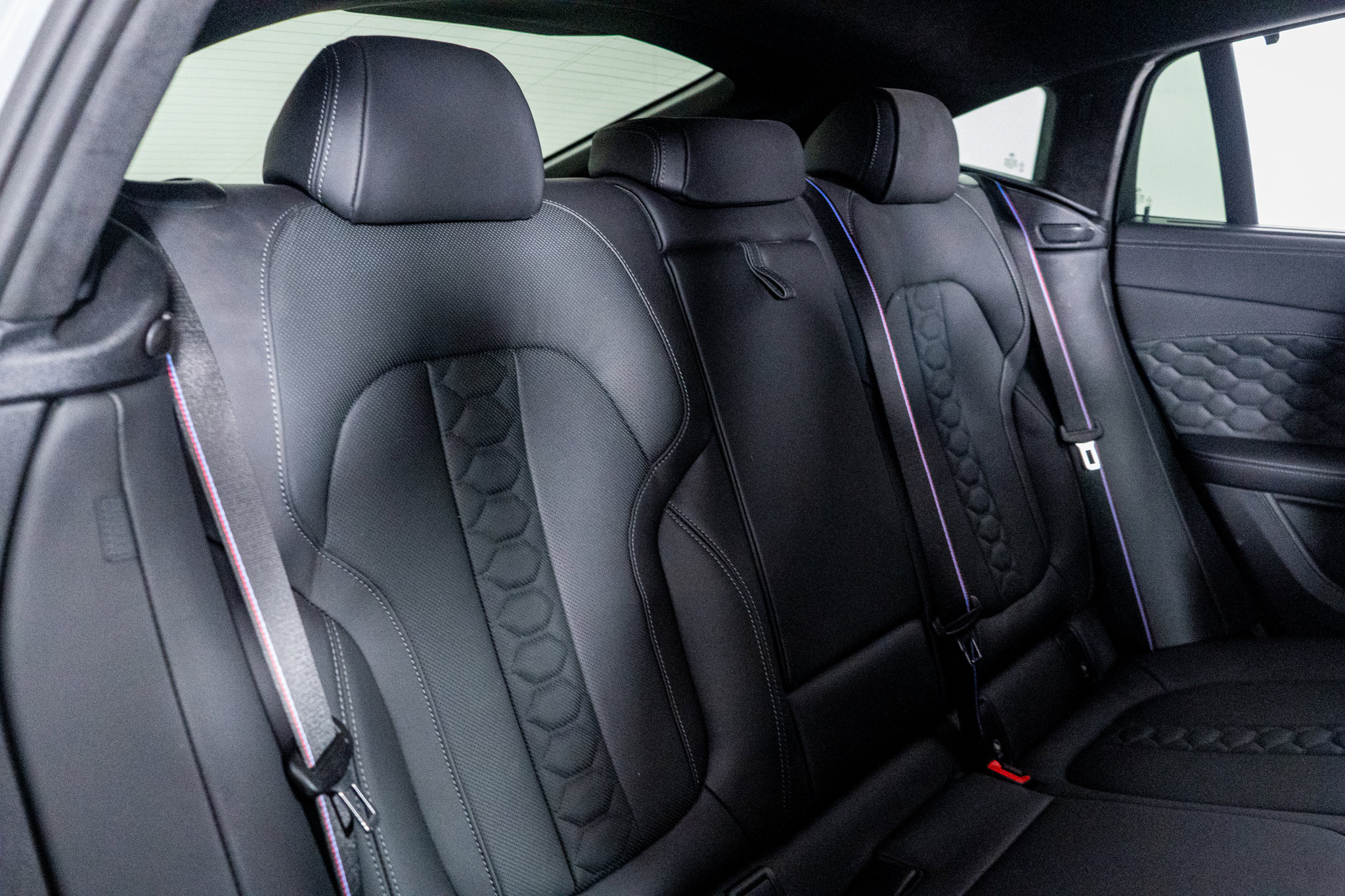 Used 2025 BMW X6 M Competition w/ Executive Package image 32