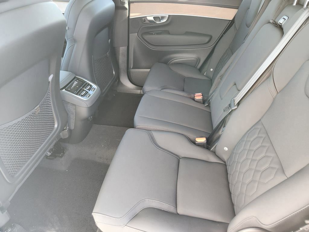 New 2026 Volvo XC90 B5 Core image 17