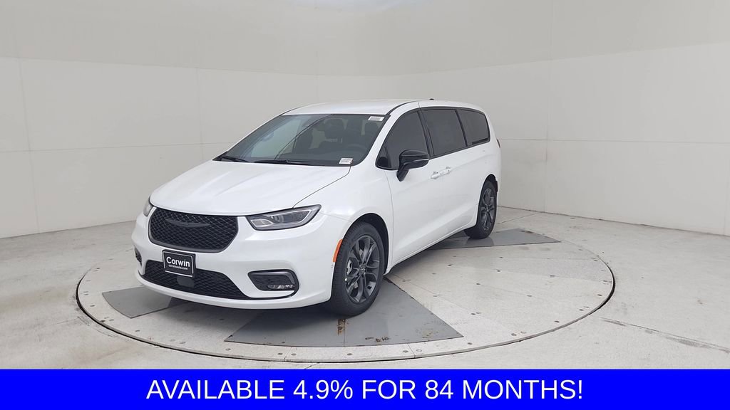 New 2026 Chrysler Pacifica Select image 6