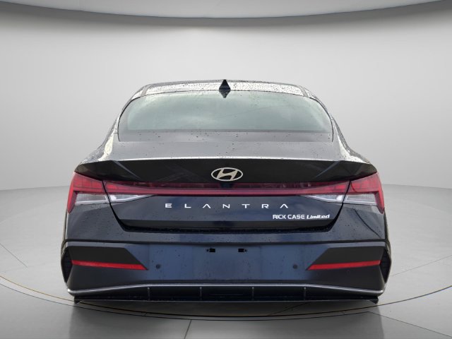 Used 2024 Hyundai Elantra Limited FWD image 5