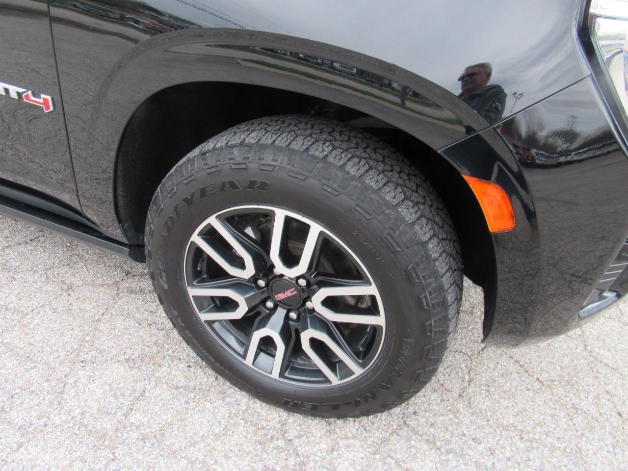 Used 2021 GMC Yukon XL AT4 w/ AT4 Premium Package image 45