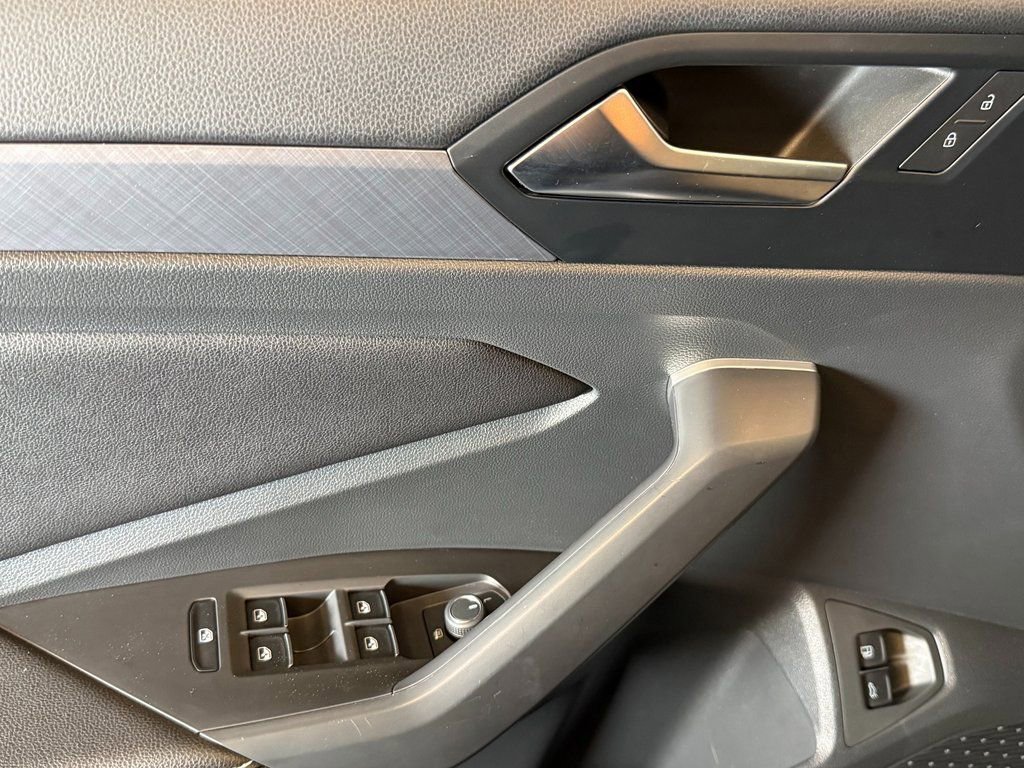 Used 2024 Volkswagen Jetta SE image 19