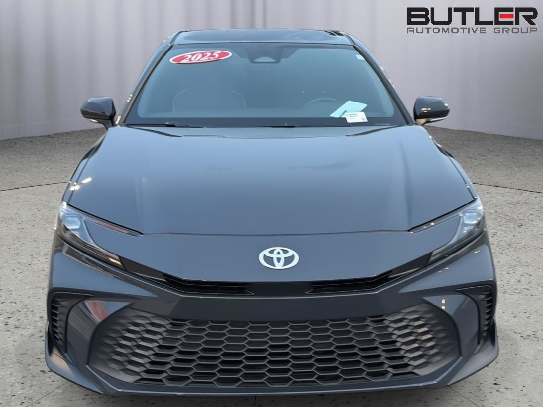 Used 2025 Toyota Camry SE w/ Multimedia Upgrade Package FWD image 9