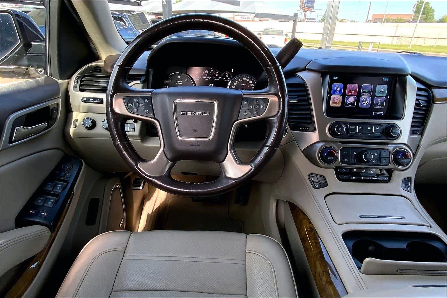 Used 2017 GMC Yukon Denali AWD/4WD image 6