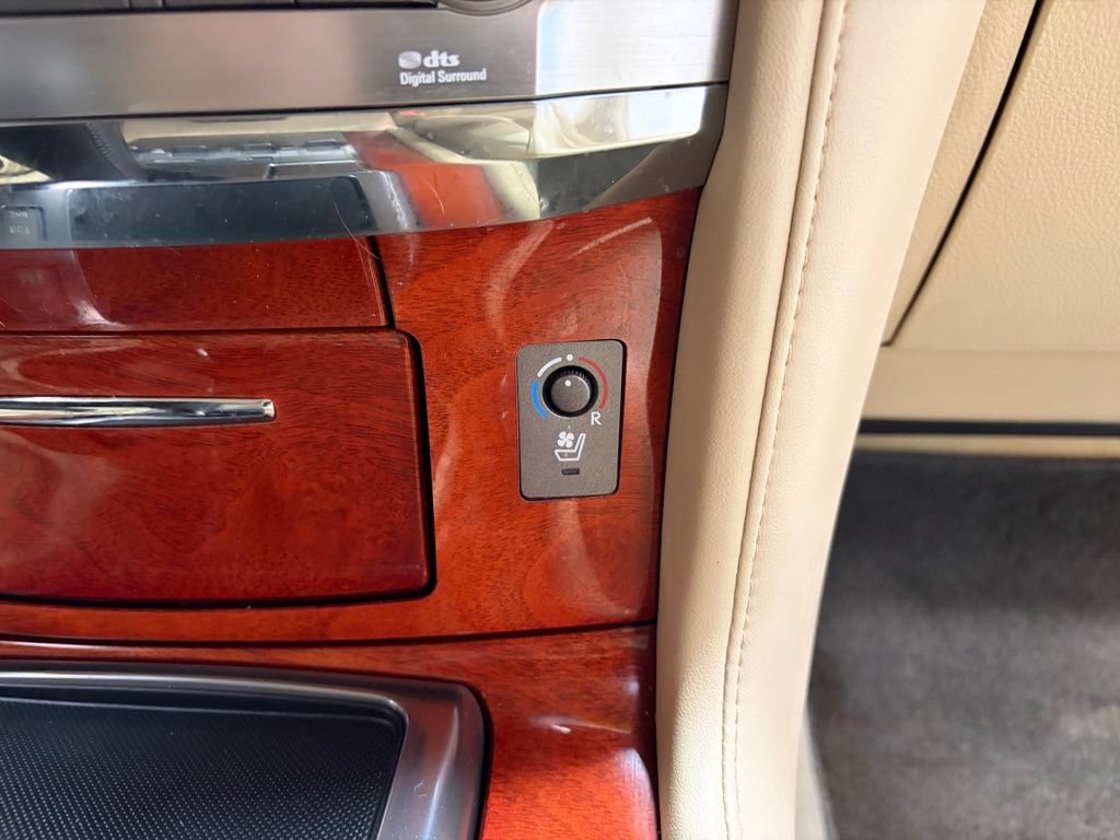 Used 2010 Lexus LX 570 4WD image 26
