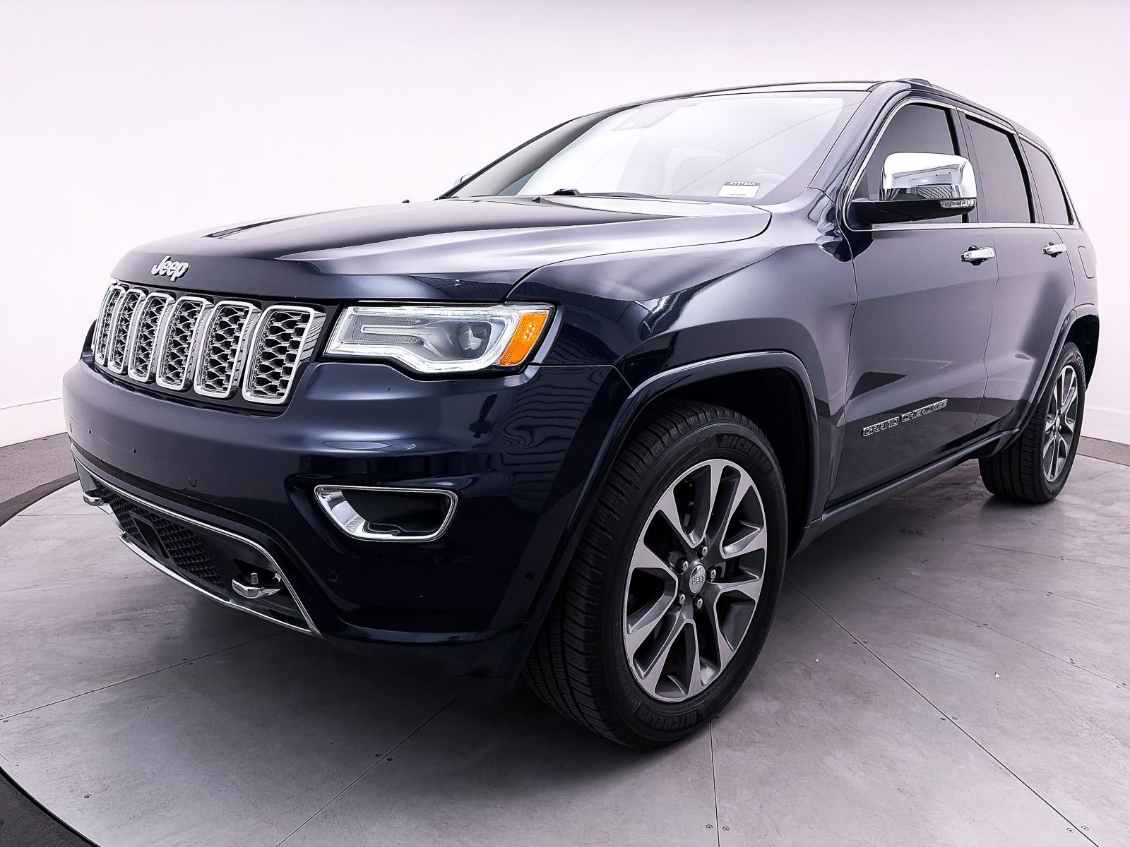 Used 2018 Jeep Grand Cherokee Overland image 13
