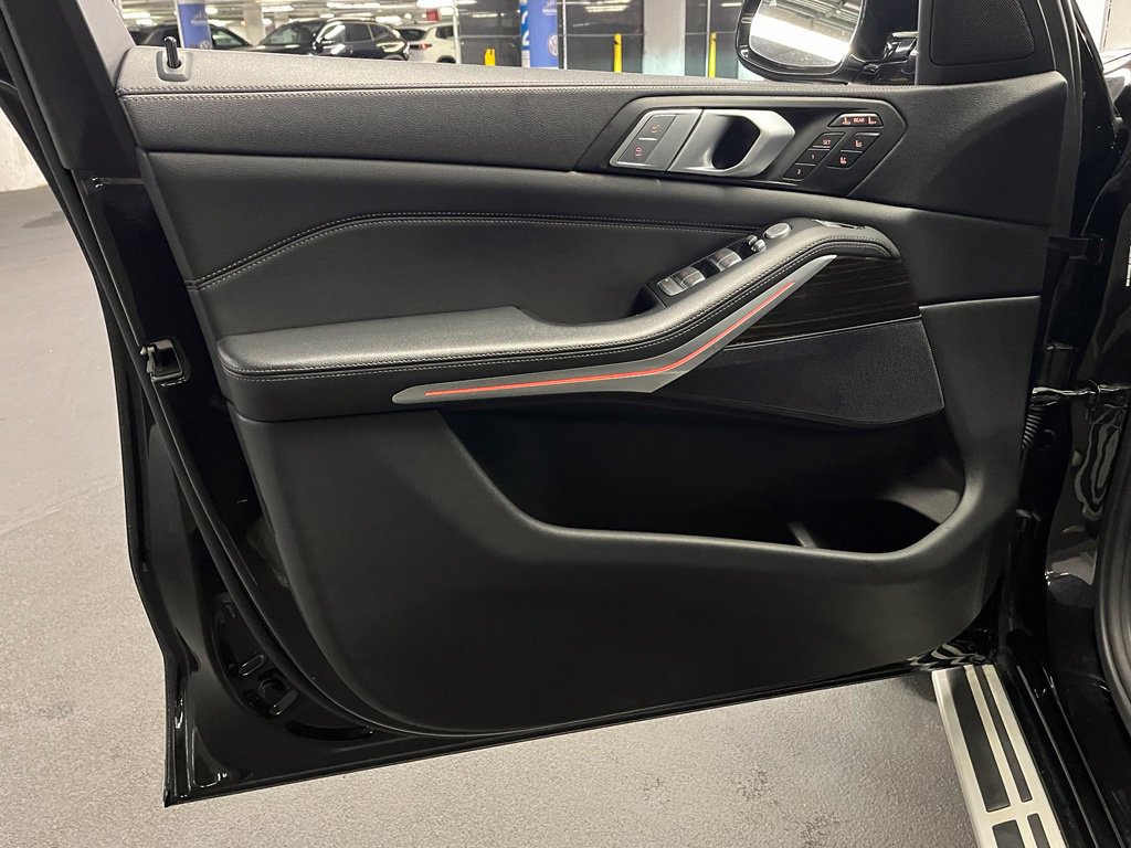 Used 2019 BMW X7 xDrive40i w/ Luxury Seating Package AWD/4WD image 18