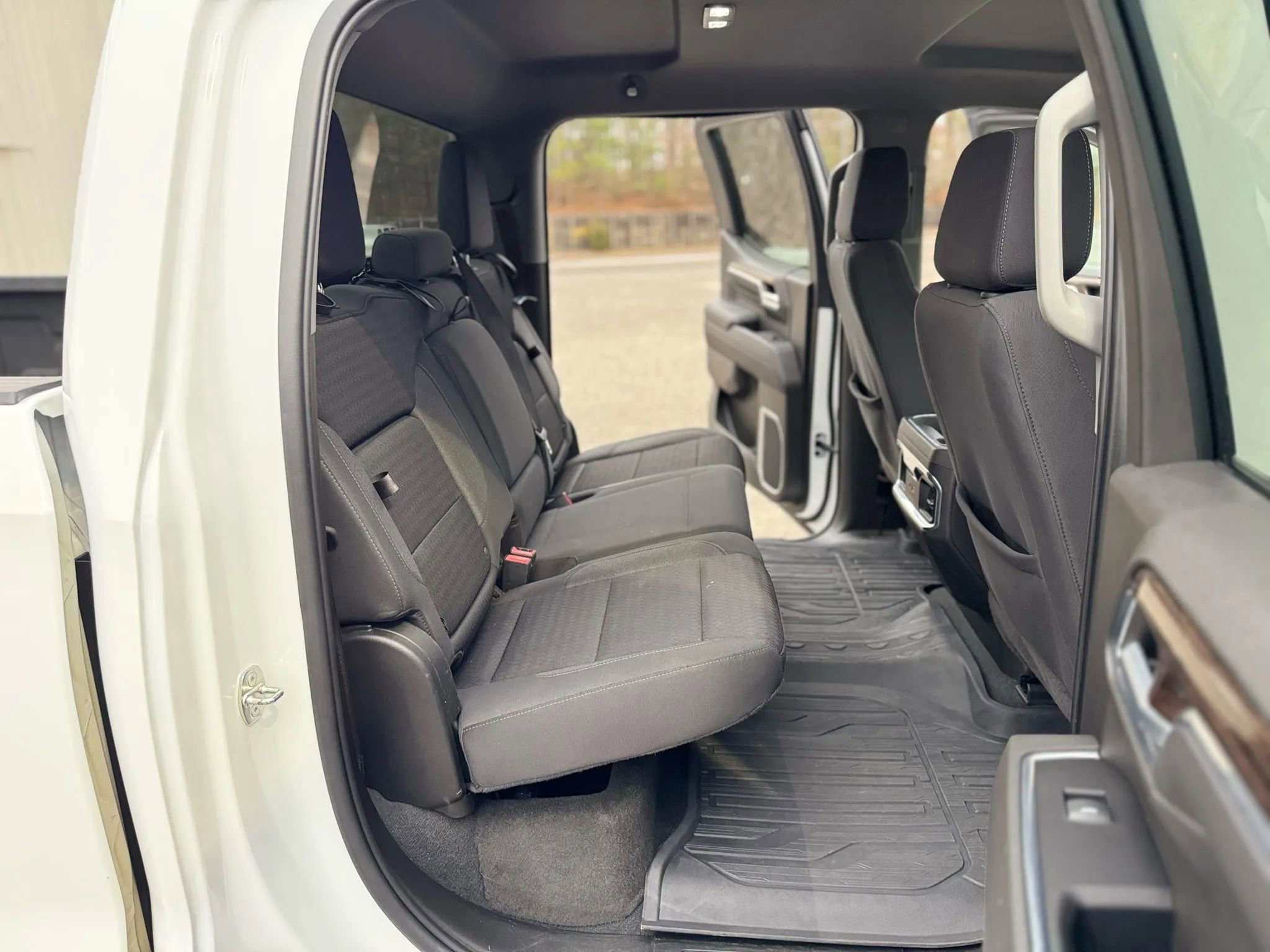 Used 2022 GMC Sierra 1500 Elevation w/ LPO, Elevation Black Package image 19