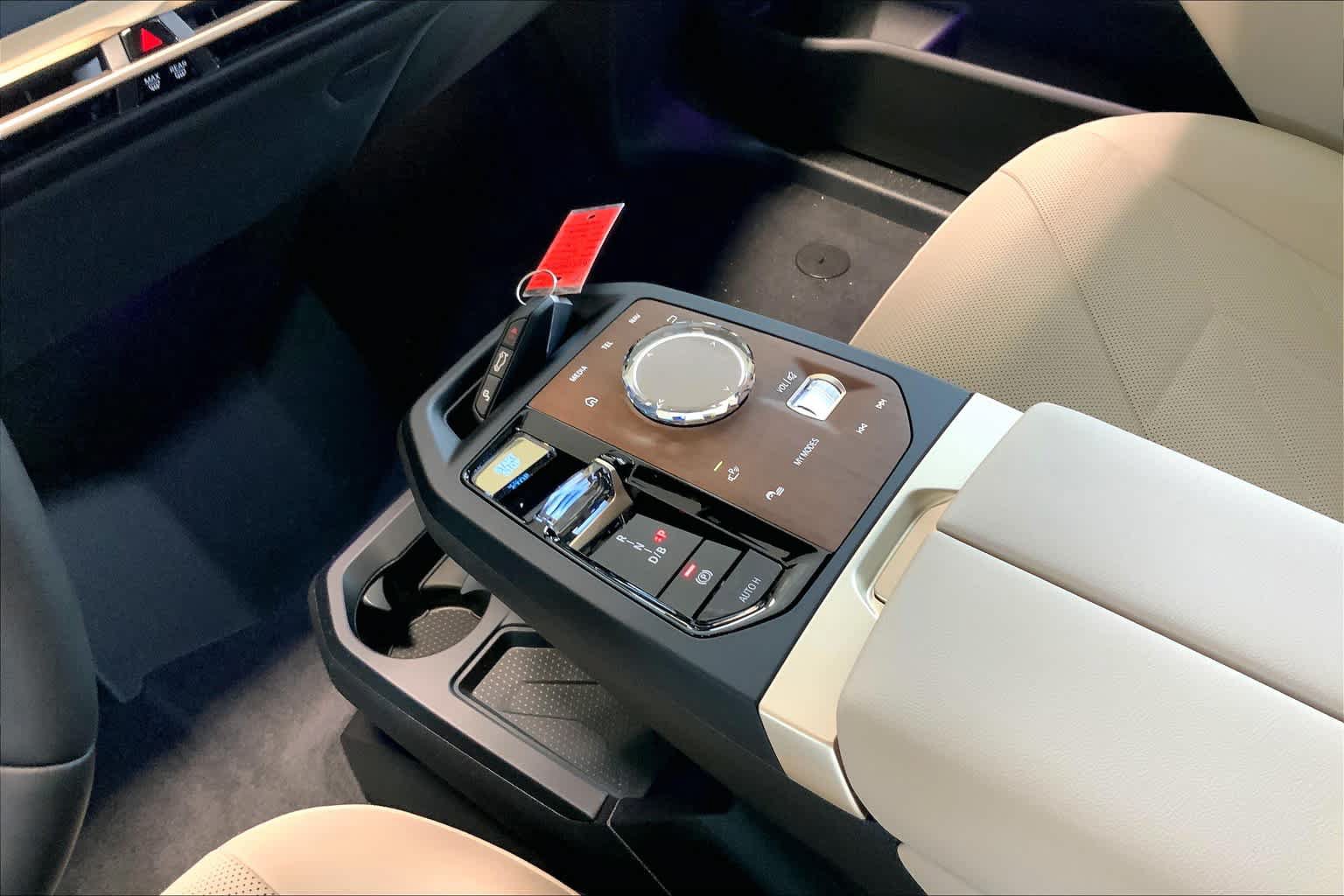 New 2024 BMW iX xDrive50 w/ Premium Package AWD/4WD image 7
