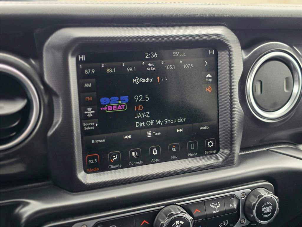 Used 2020 Jeep Wrangler Unlimited Sahara image 21