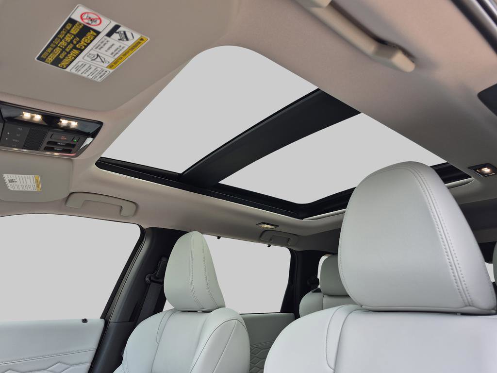 New 2025 Mitsubishi Outlander SEL image 11