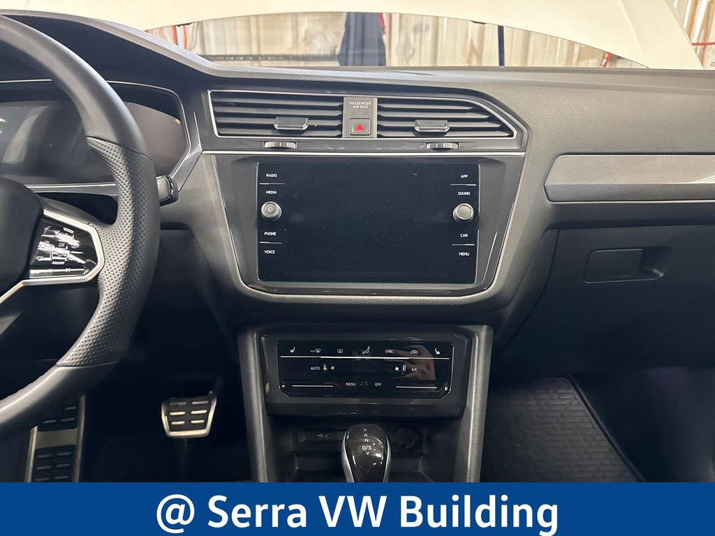 Used 2024 Volkswagen Tiguan SE R-Line AWD/4WD image 22