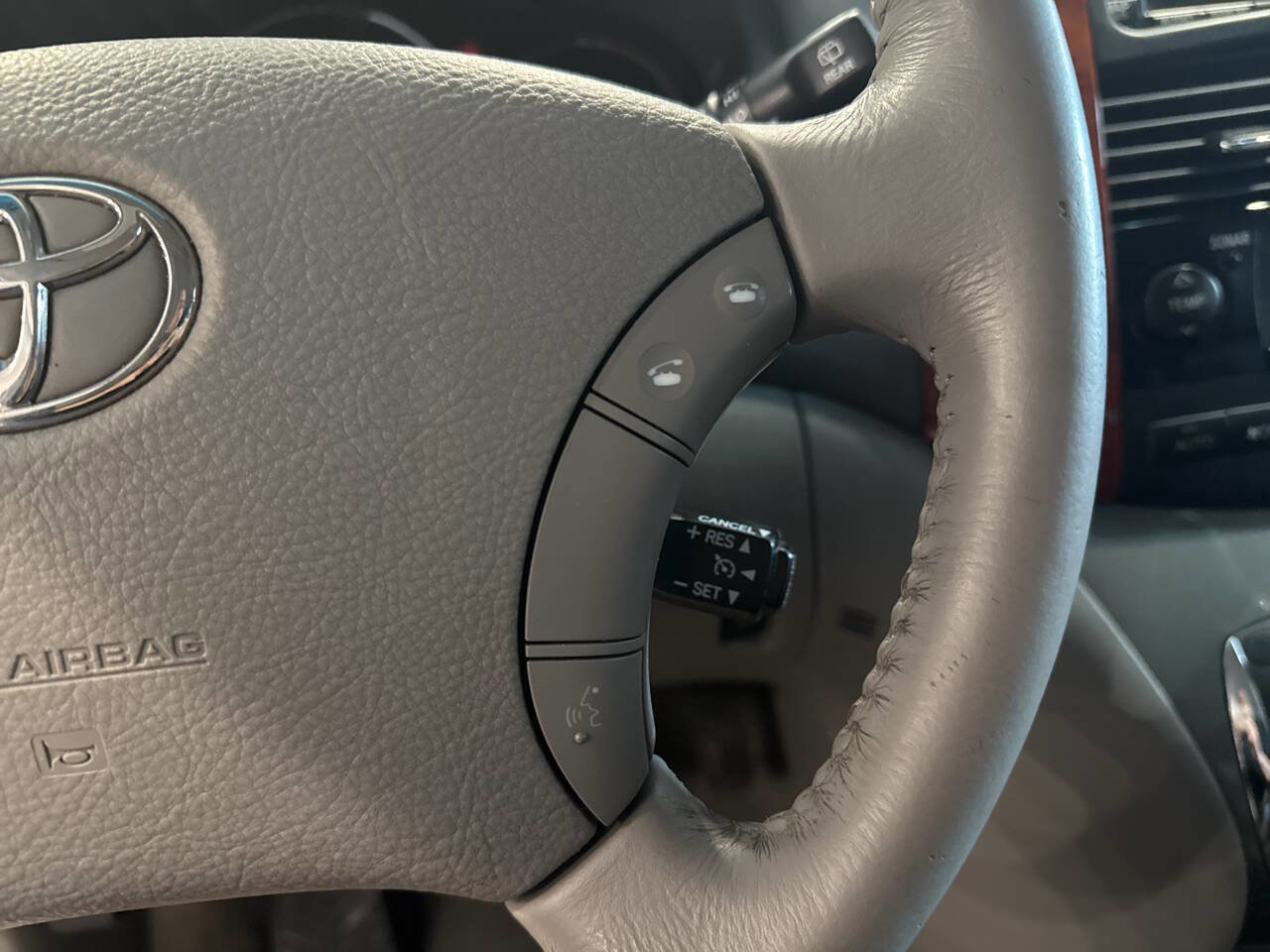 Used 2009 Toyota Sienna XLE Limited image 19