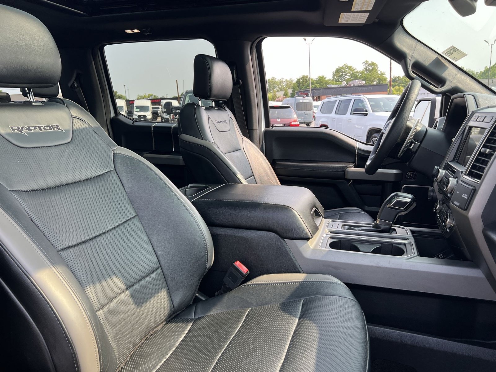 Used 2018 Ford F150 Raptor w/ Equipment Group 802A Luxury AWD/4WD image 26