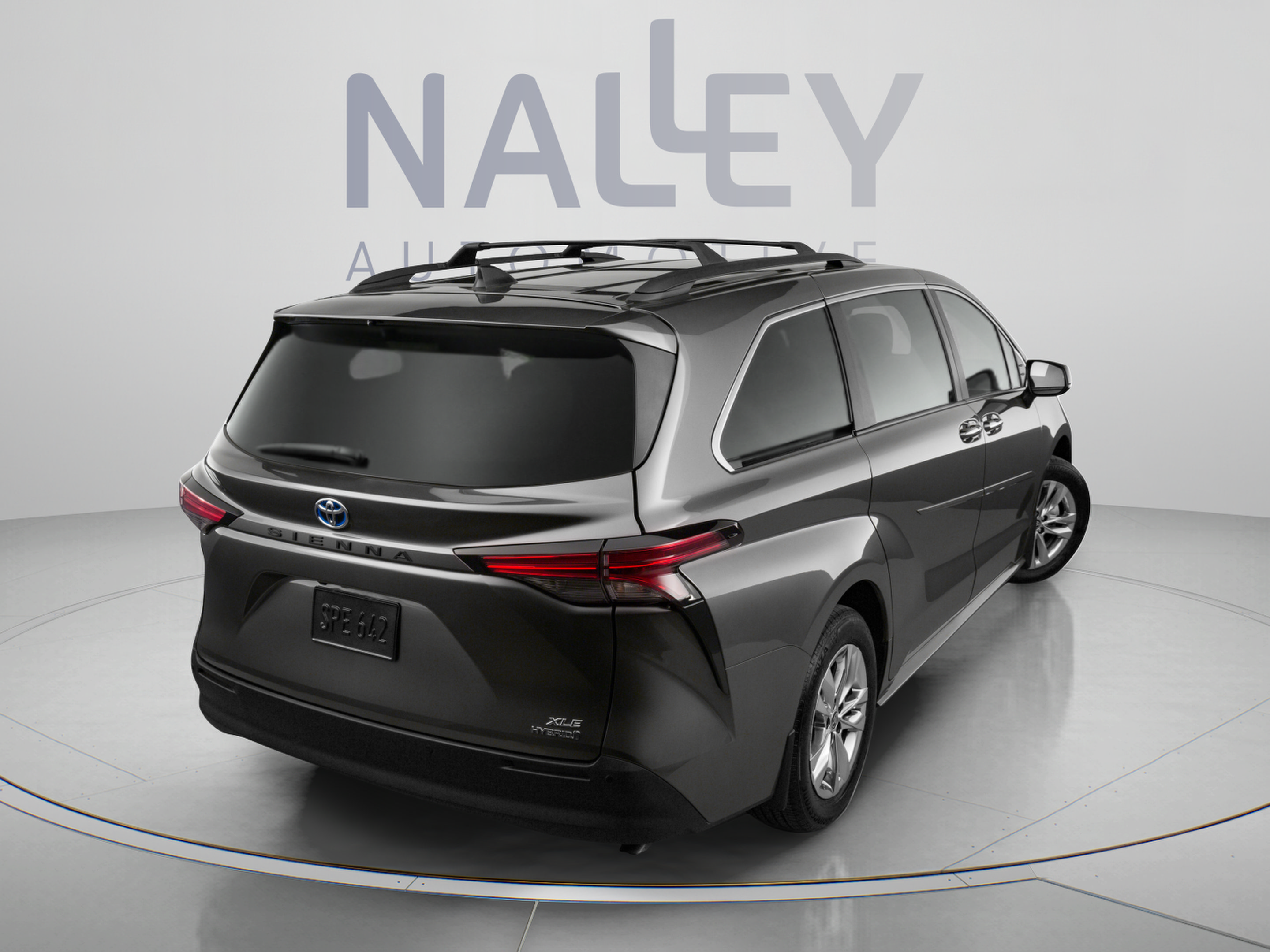 Used 2023 Toyota Sienna XLE FWD image 8