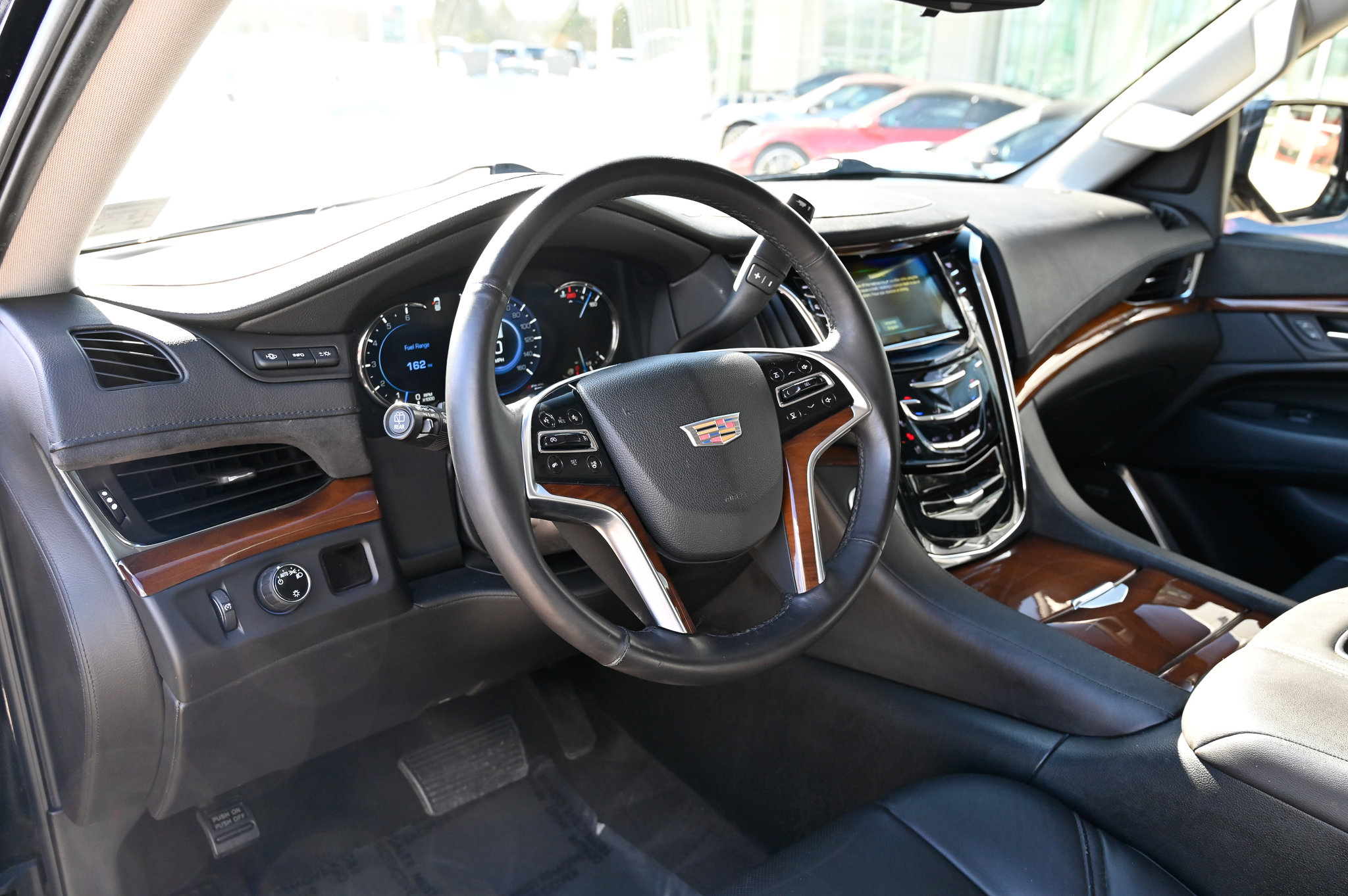 Used 2017 Cadillac Escalade ESV Luxury image 16