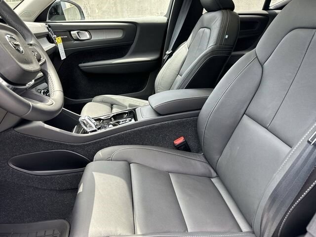 New 2024 Volvo XC40 B5 Plus w/ Climate Package AWD/4WD image 34