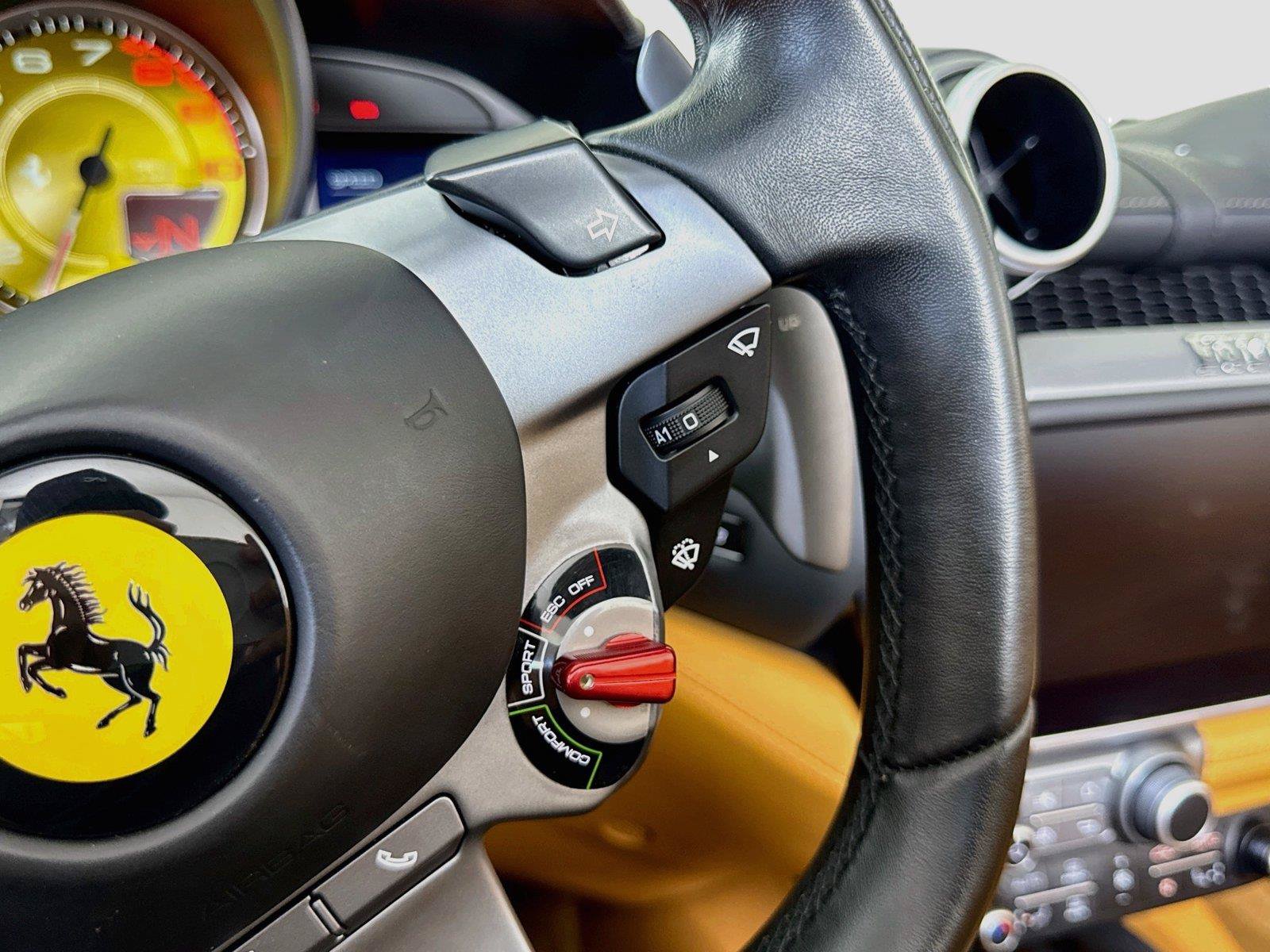 Used 2019 Ferrari Portofino RWD image 22