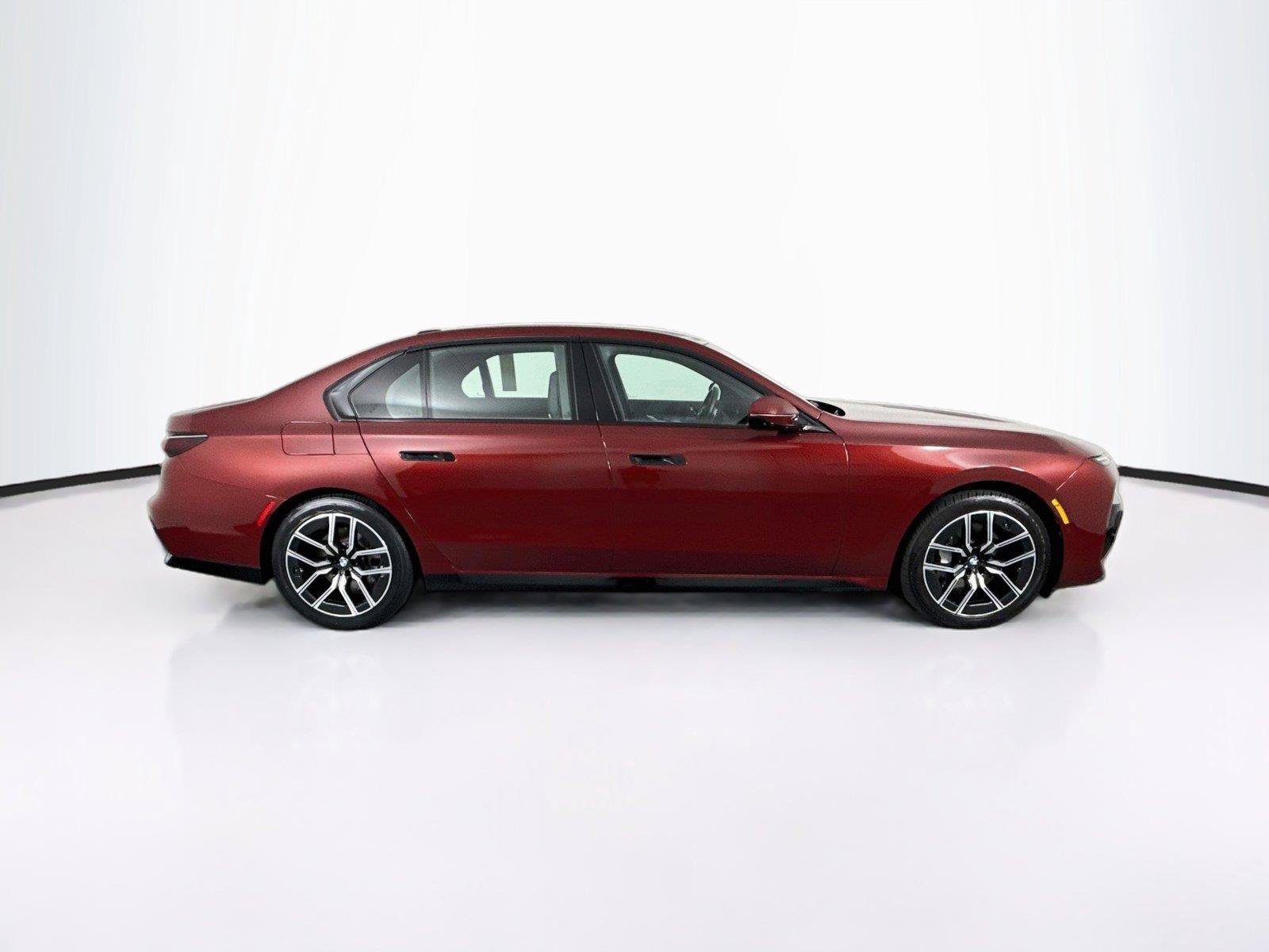 Used 2025 BMW 740i RWD image 11