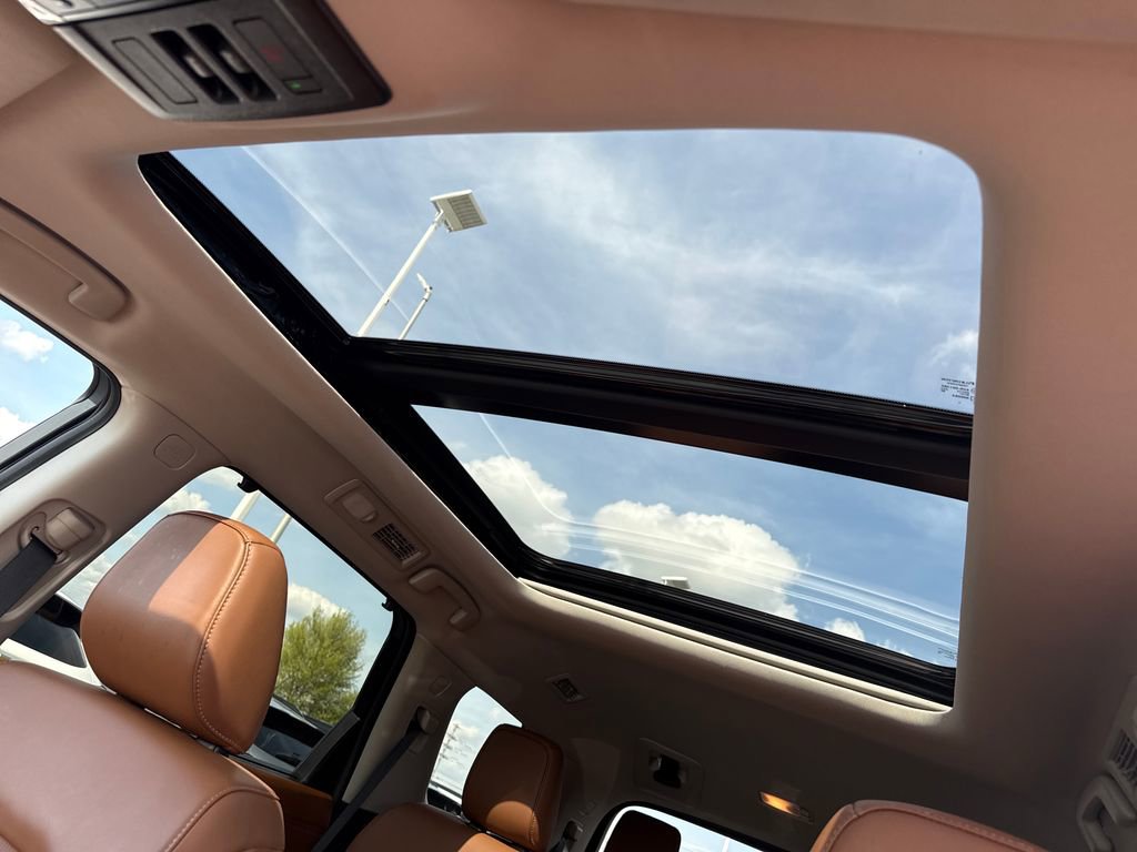 Used 2025 Nissan Pathfinder Platinum image 26