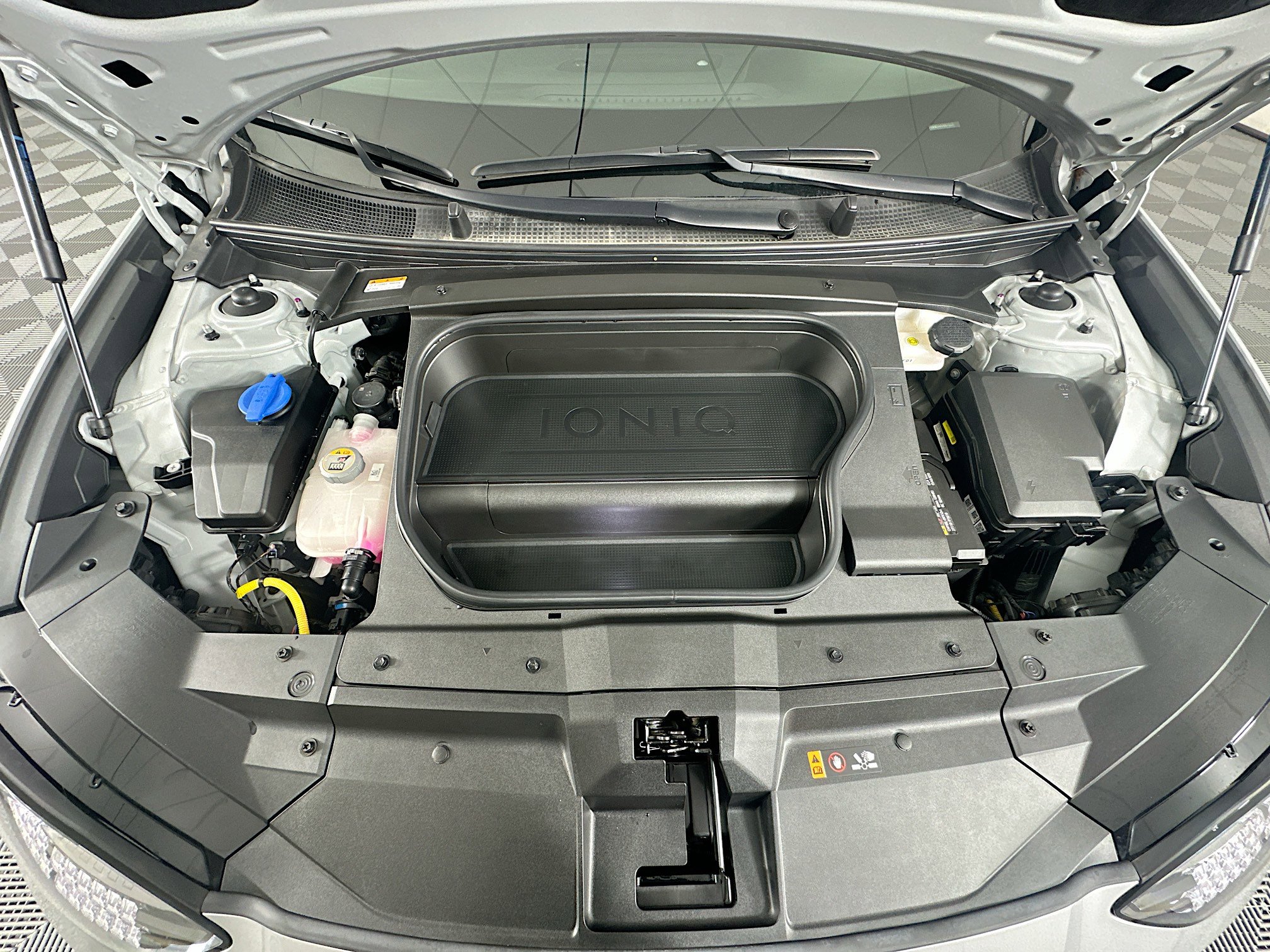 Used 2024 Hyundai Ioniq 6 SE image 32