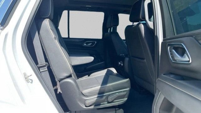 Used 2022 GMC Yukon SLT w/ SLT Premium Package RWD image 12