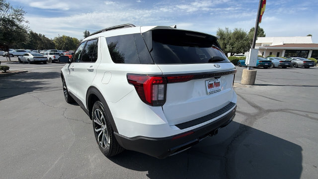 New 2027 Ford Explorer ST-Line AWD/4WD image 6