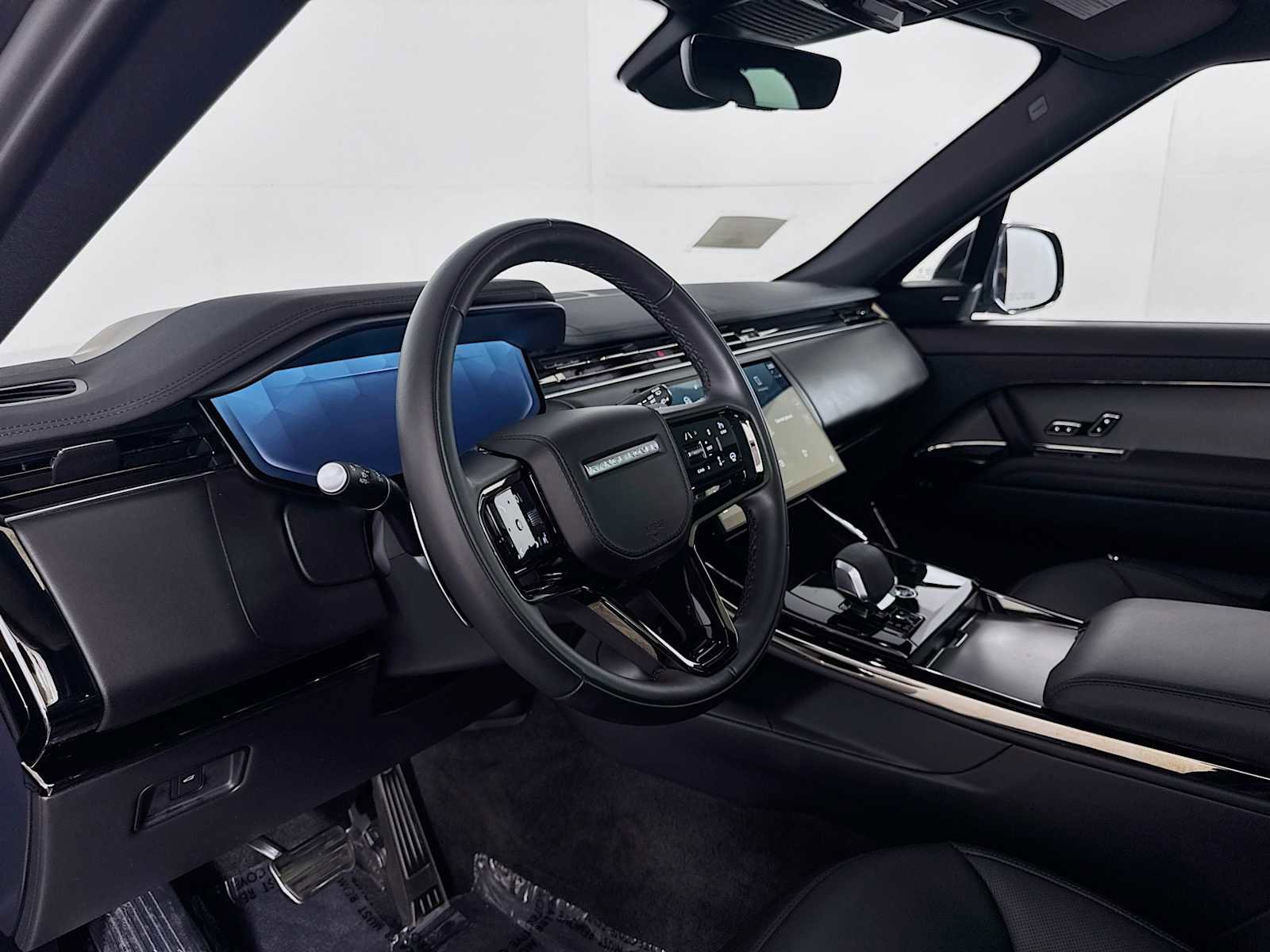 Used 2025 Land Rover Range Rover Sport Dynamic SE image 9