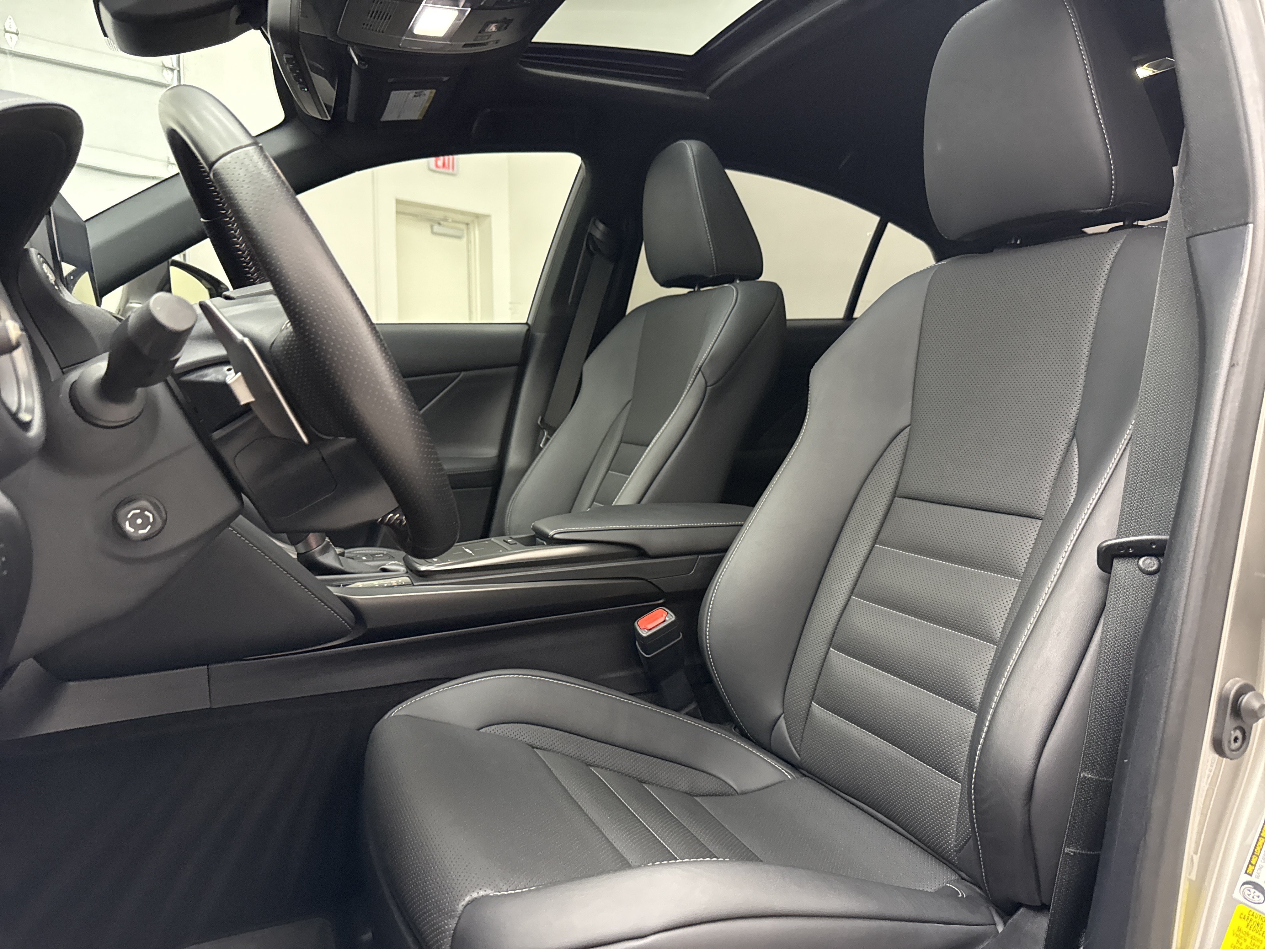 Used 2023 Lexus IS 350 F Sport RWD image 13