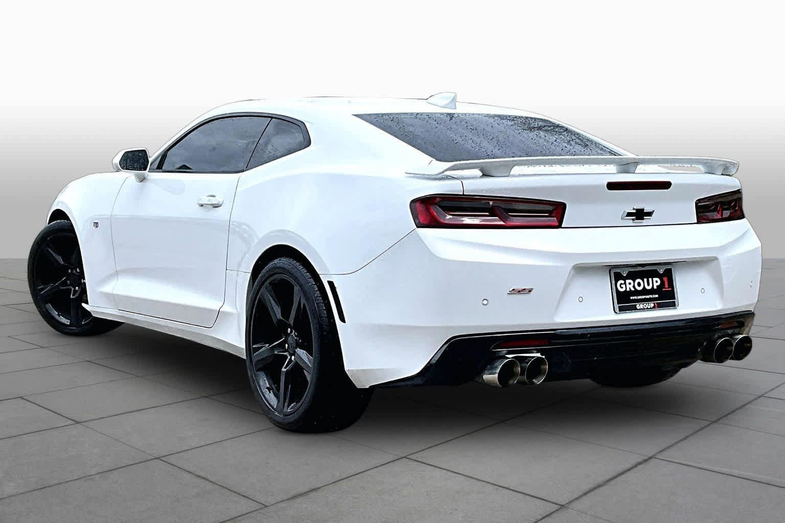 Used 2018 Chevrolet Camaro SS RWD image 11