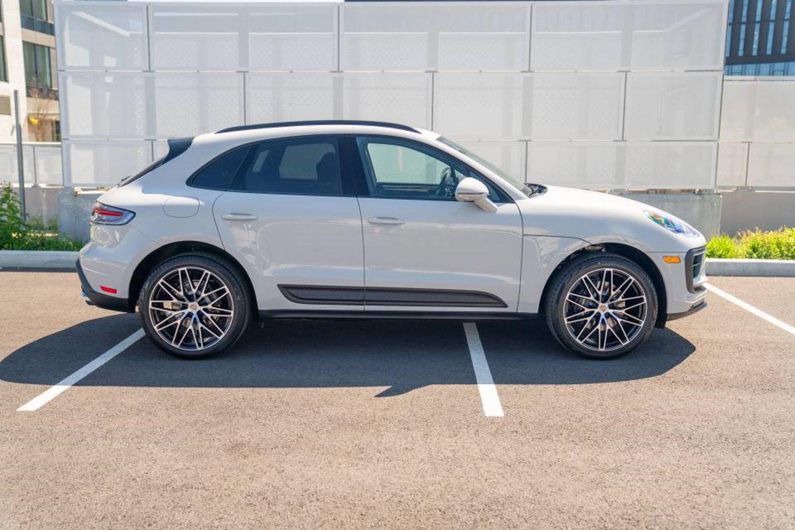 New 2026 Porsche Macan AWD/4WD image 8