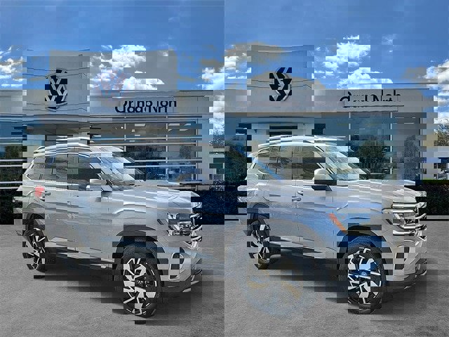 New 2025 Volkswagen Atlas SEL