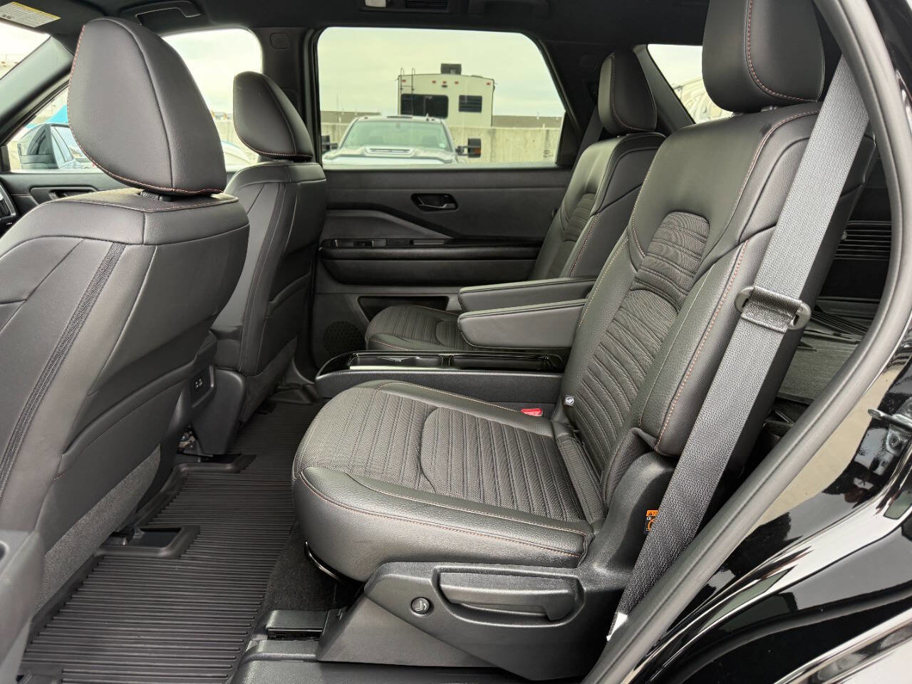 Used 2025 Nissan Pathfinder Rock Creek image 19