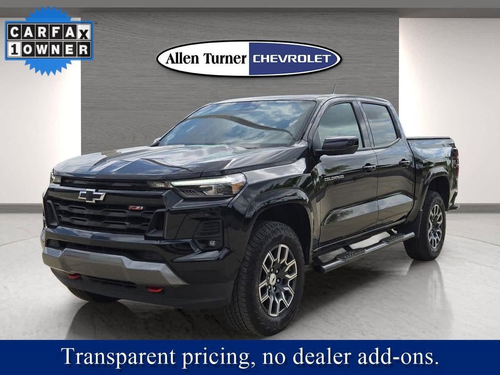 Used 2024 Chevrolet Colorado Z71 AWD/4WD image 3