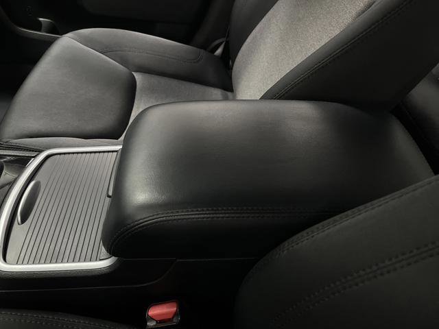 Used 2023 Chrysler 300 Touring w/ Sport Appearance Package image 17