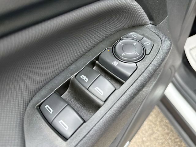 Used 2022 Chevrolet Equinox RS w/ RS Leather Package FWD image 13