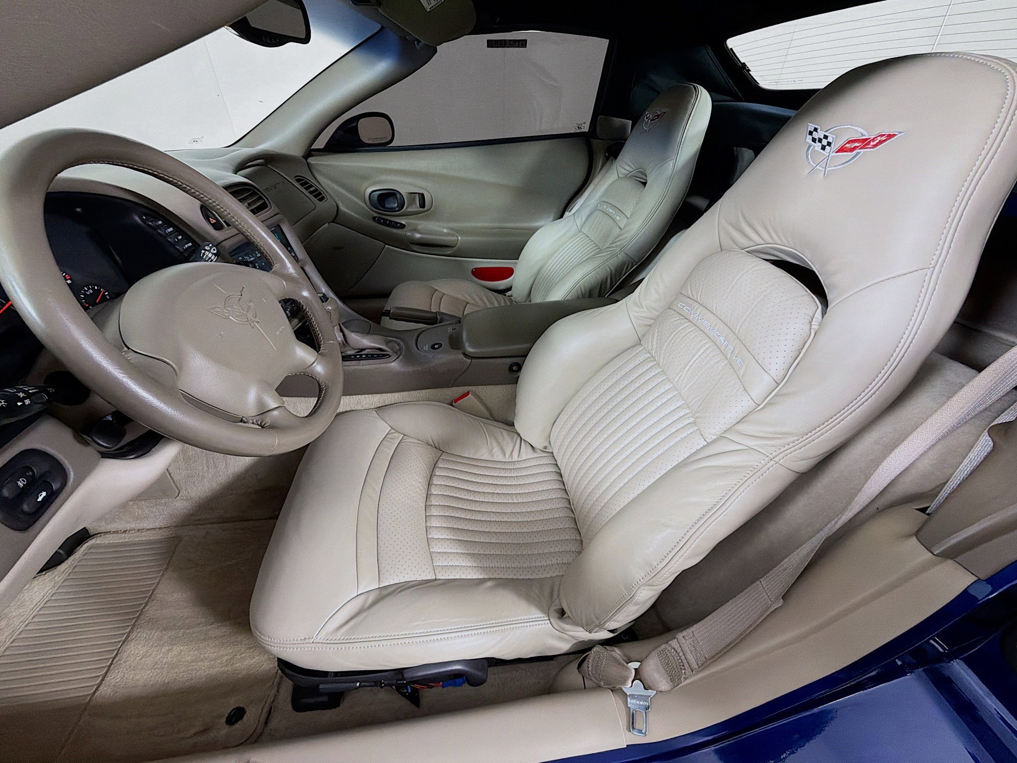 Used 2004 Chevrolet Corvette Convertible w/ Preferred Equipment Group image 12