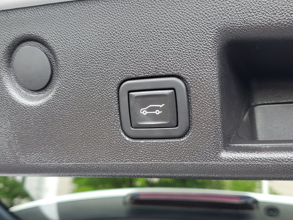 Used 2024 Chevrolet Equinox LT FWD image 32