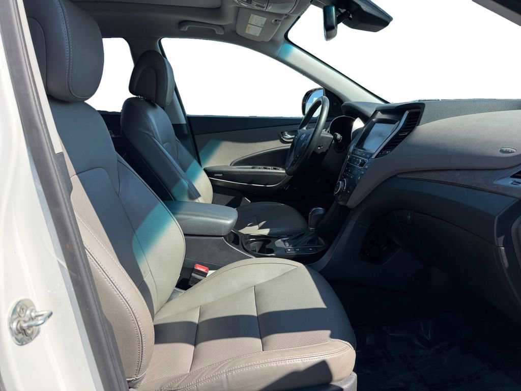 Used 2019 Hyundai Santa Fe XL image 17