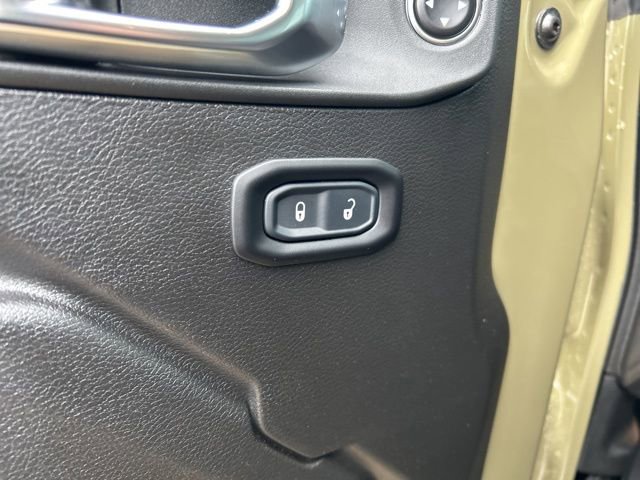 Used 2025 Jeep Gladiator Rubicon image 14