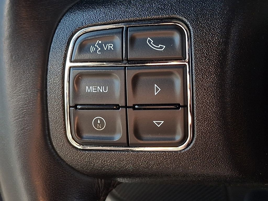 Used 2018 Jeep Wrangler Unlimited Sahara w/ Connectivity Group image 18