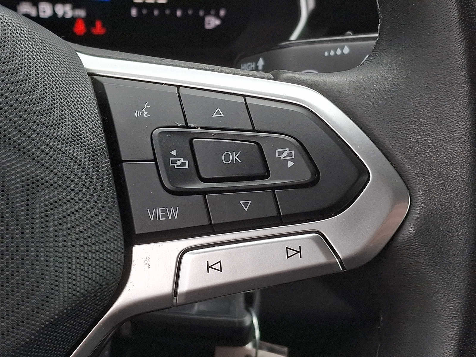 Used 2024 Volkswagen Jetta Sport image 17