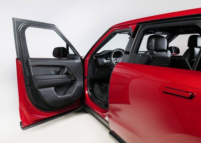 Used 2025 Land Rover Range Rover Sport image 23