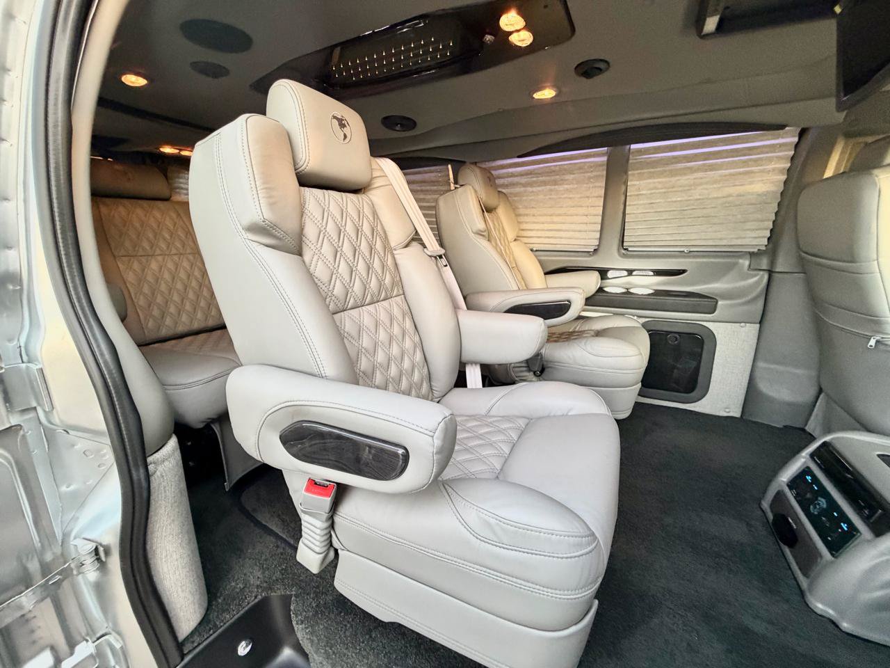 Used 2024 Chevrolet Express 2500 RWD image 43