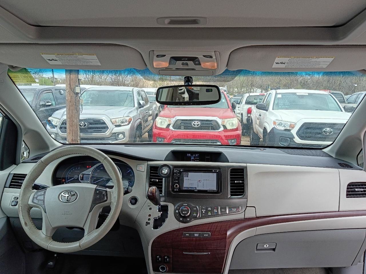 Used 2014 Toyota Sienna XLE w/ Entertainment Package image 14