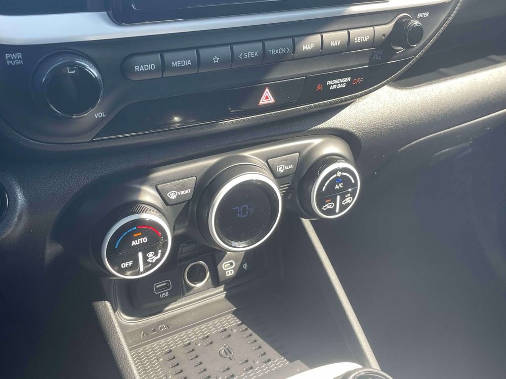 Certified 2023 Hyundai Venue Limited image 28